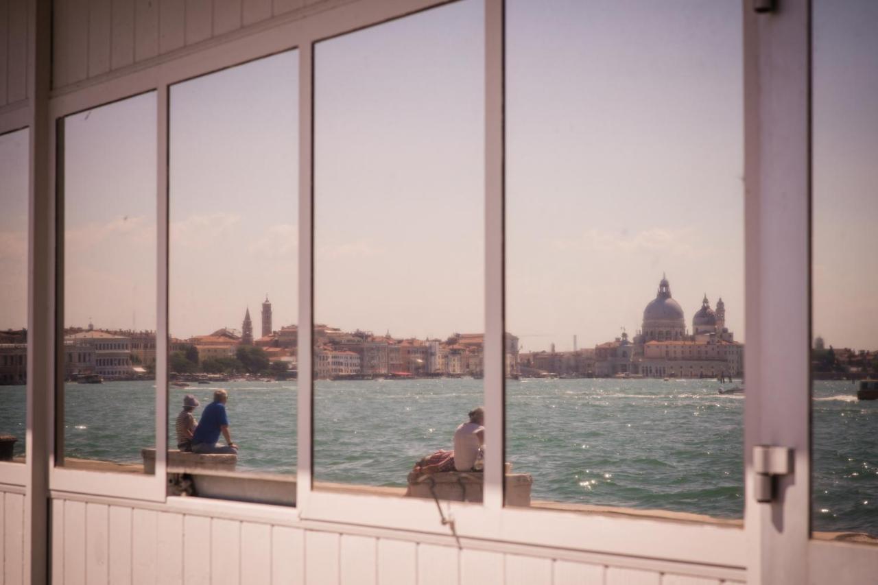 Biennale Bianco & Rosso Apartamento